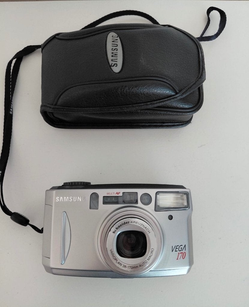 Samsung Vega 170 compacte analoge camera plus tas,  Euro 45, Ophalen of Verzenden, Gebruikt, Compact, Samsung