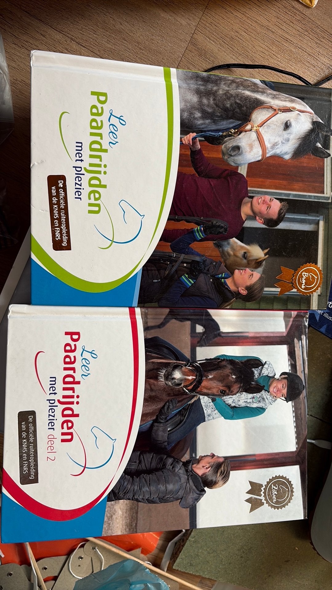 Leer Paardrijden met Plezier - Deel 1 & 2 met proevenboekje, Ophalen of Verzenden, Beta, Gelezen, Niet van toepassing