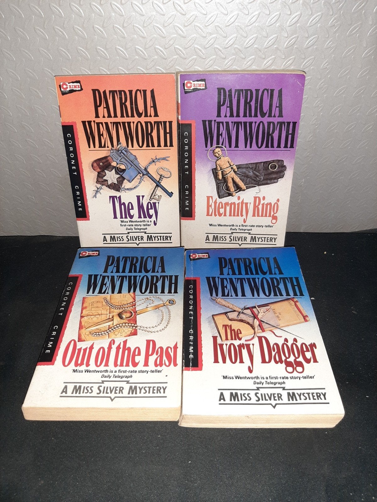 Patricia Wentworth - Out of the Past (Miss Silver Mystery), Ophalen of Verzenden, Gelezen, Patricia Wentworth