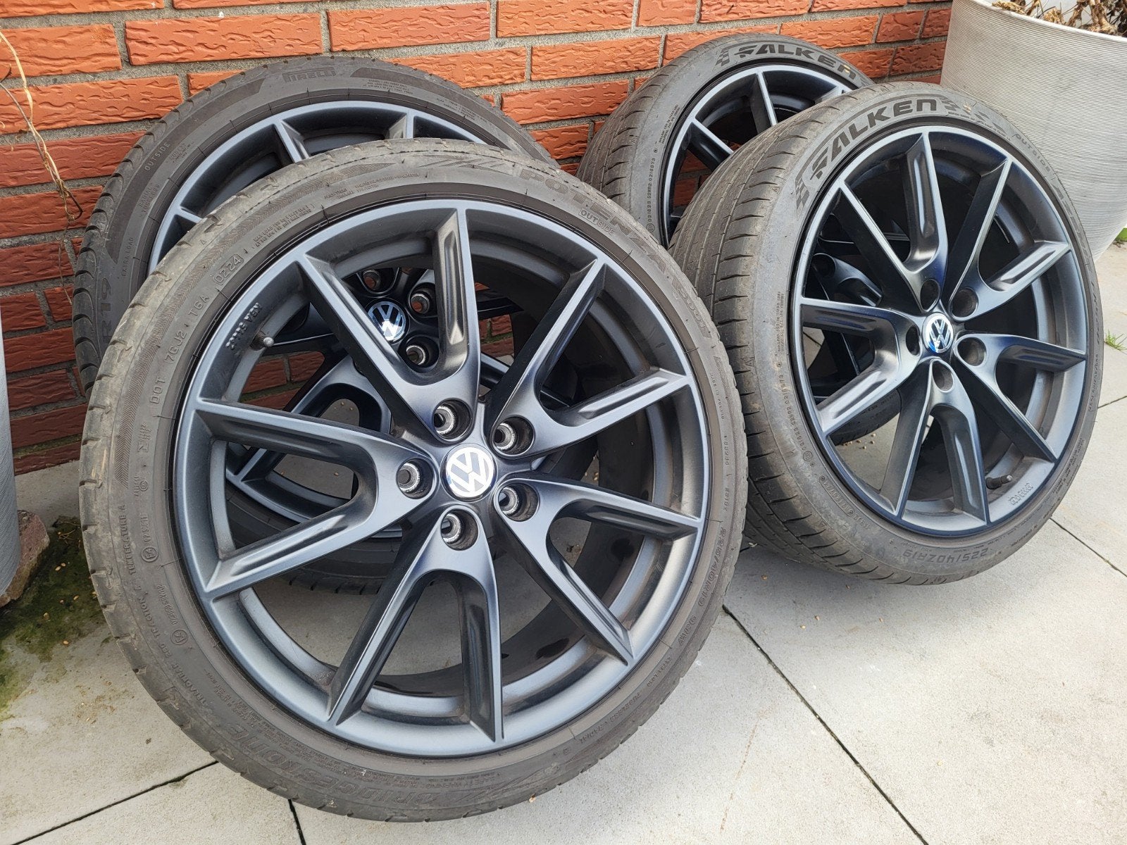 Volkswagen T-Roc velgen 225/40/19 inch zomerbanden
Volkswage, 19 inch, Banden en Velgen, Nieuw, Ophalen of Verzenden