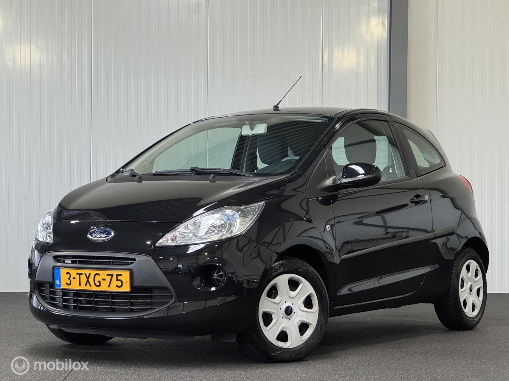 Ford Ka 1.2 Style start/stop [ UNIEK 1e eigenaar NAP ], Auto's, Ford, Voorwielaandrijving, 4 cilinders, 4 stoelen, Zwart