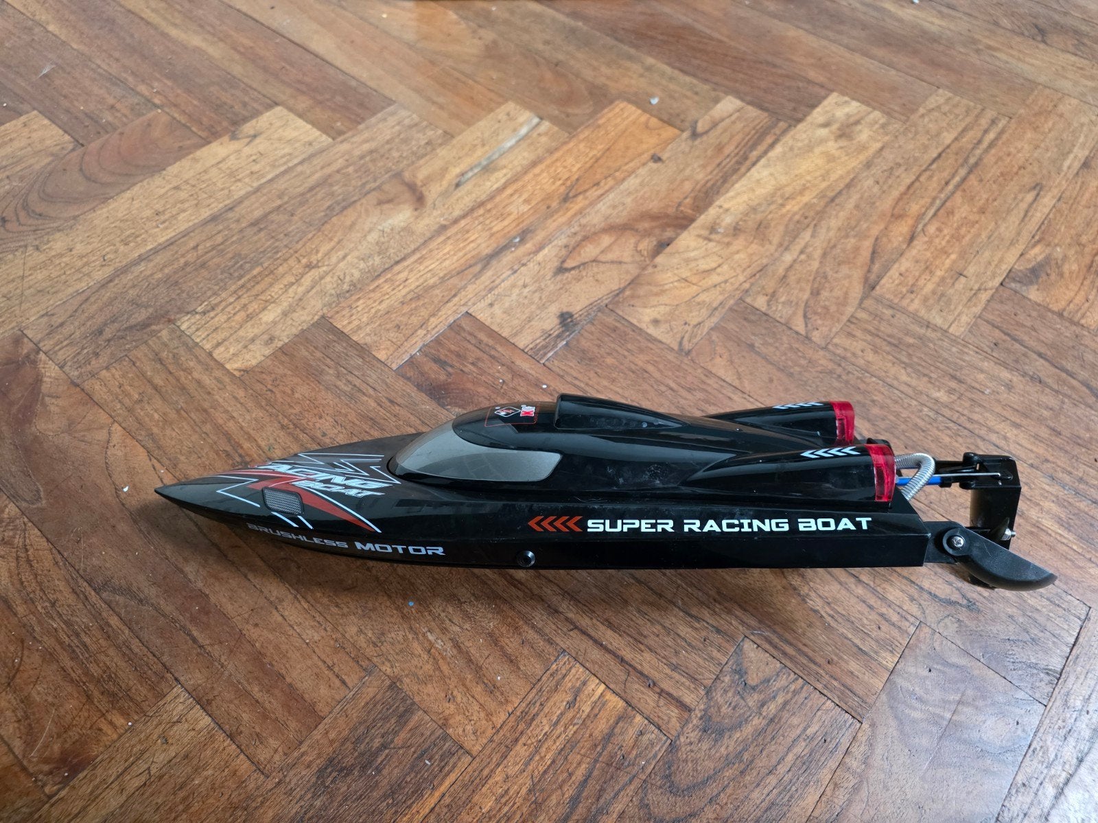 RC Speedboot Swordfish met 3S Lipo en USB-lader, Ophalen of Verzenden, Gebruikt