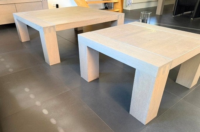 Set van 2 massief lichtgrijs Goossens houten salontafels, Huis en Inrichting, Ophalen, 50 tot 100 cm, 50 tot 100 cm, Zo goed als nieuw