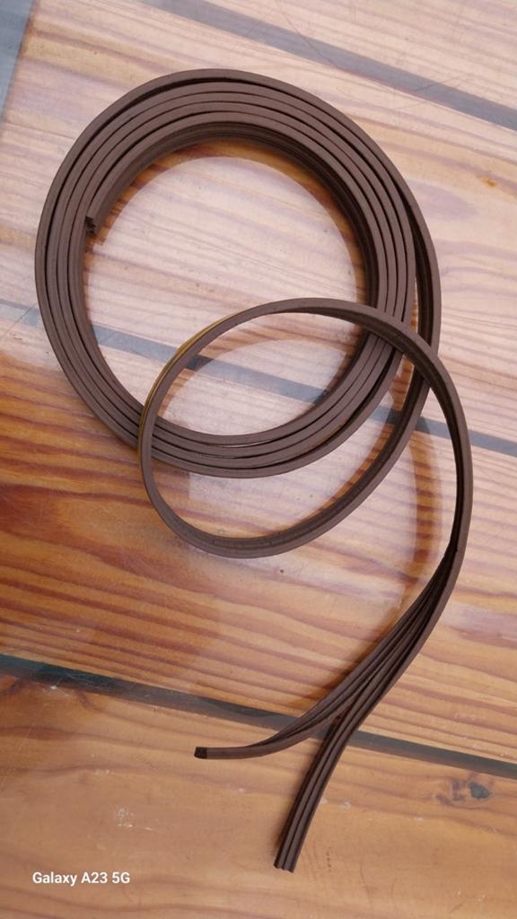 Tochtstrip/isolatiestrip 11,3 meter, Ophalen of Verzenden, Overige materialen, Minder dan 4 cm, 15 m² of meer