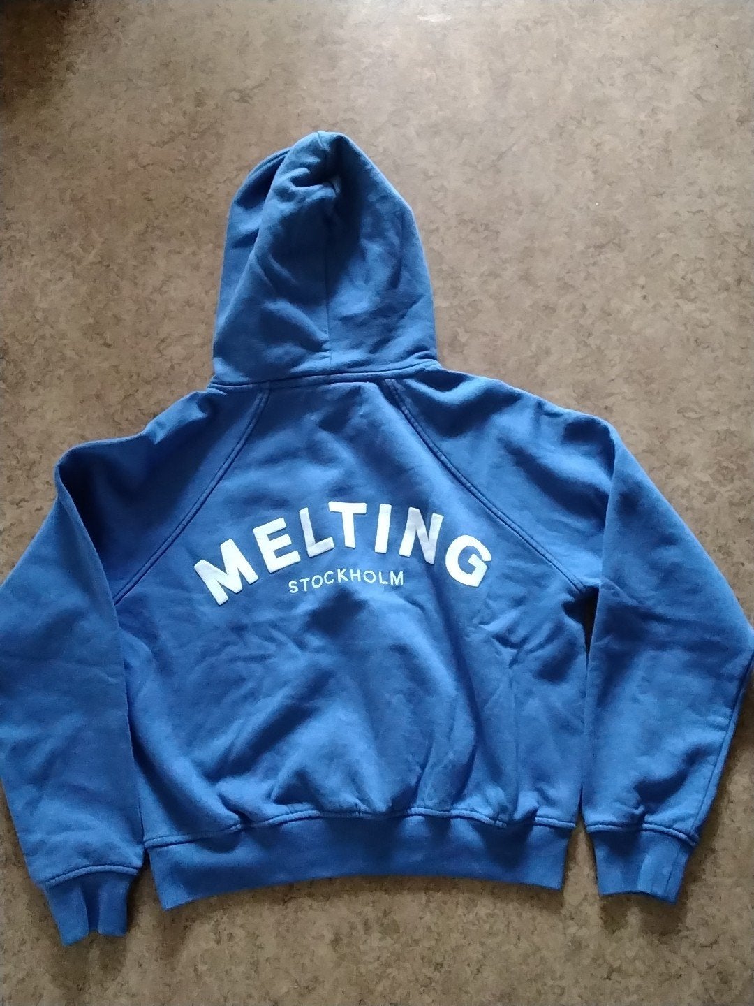 Melting Stockholm Hoodie - Blauw - Maat XS, Kleding | Dames, Truien en Vesten, Blauw, Ophalen of Verzenden, Maat 34 (XS) of kleiner
