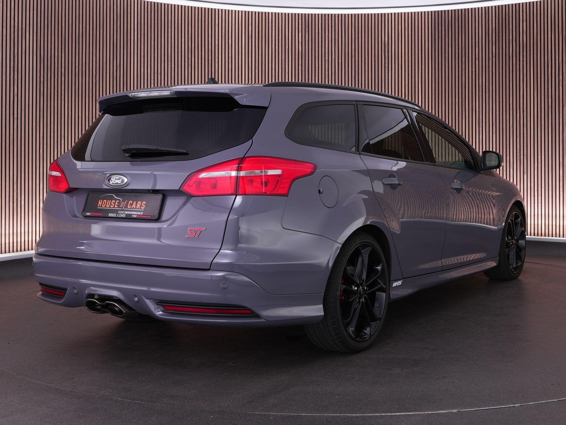 Ford Focus Wagon ST-3 2.0 PERFORMANCE PACK |Sony|Apple Carpl, 15 km/l, Gebruikt, 4 cilinders, Automatische klimaatregeling