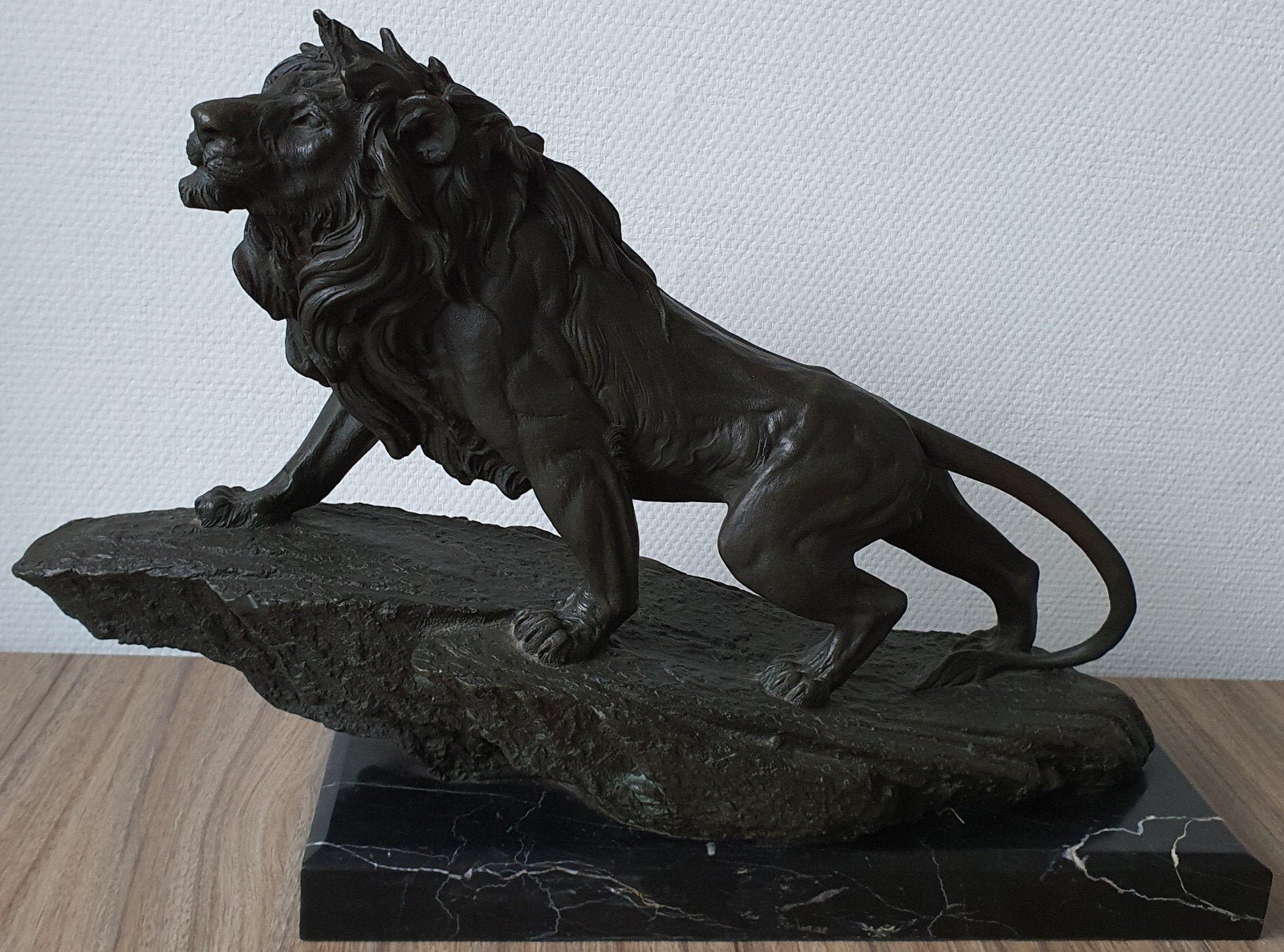beeld leeuw lion king groot brons bronzen gesigneerd sustris, Antiek en Kunst, Ophalen of Verzenden, Brons