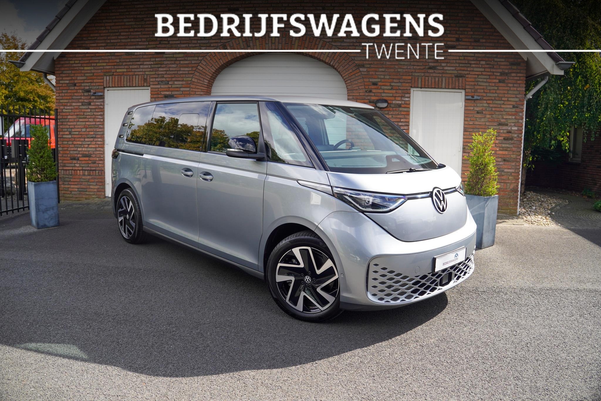 Volkswagen ID. Buzz Pro 86 kWh 286pk 7-Zits L2 2027 MODEL |, Auto's, Gebruikt, 7 stoelen, 1000 kg, 540 min