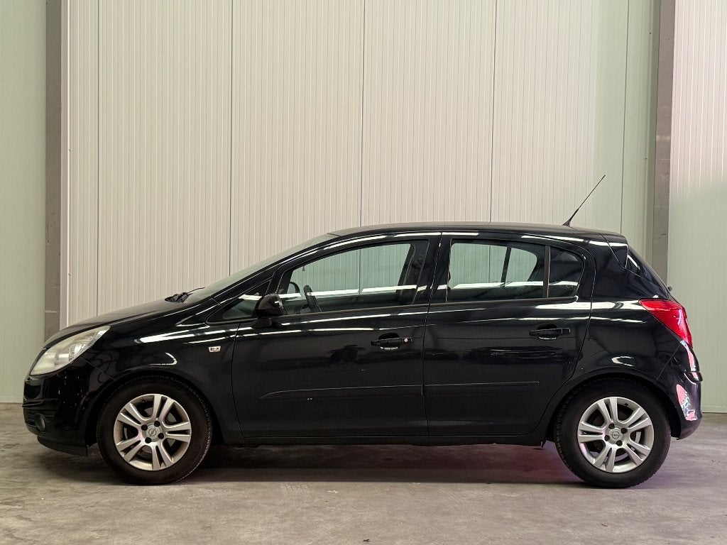 Opel Corsa 1.4 16V 5D 2008 Zwart, Auto's, Voorwielaandrijving, Zwart, 4 cilinders, Origineel Nederlands