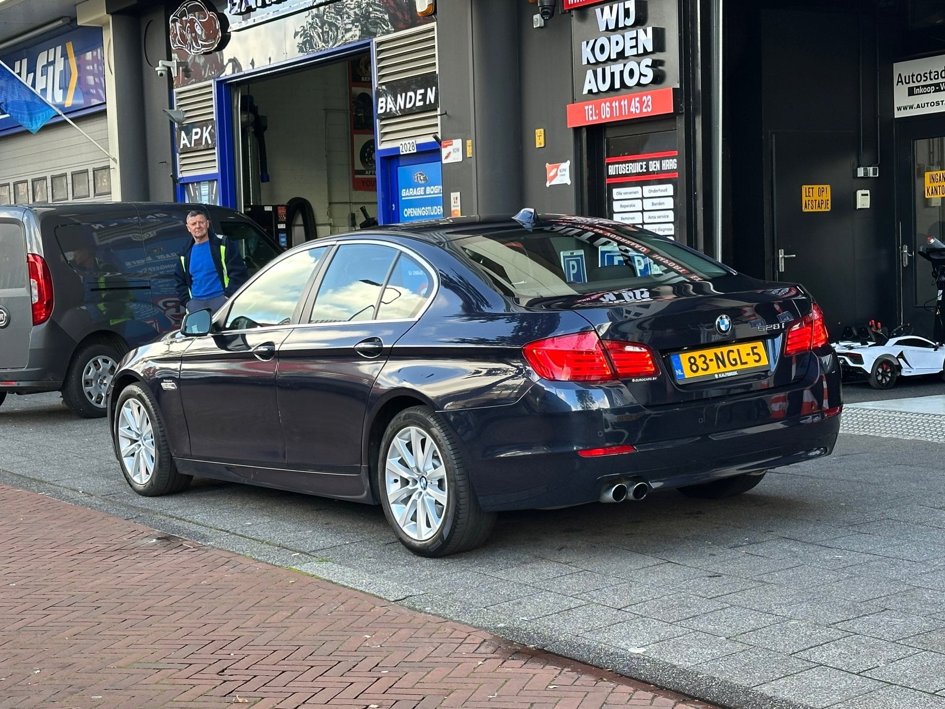 BMW 5-serie 528i Executive Automaat Navi Clima Camera, Auto's, Gebruikt, 2000 kg, 2996 cc, Origineel Nederlands