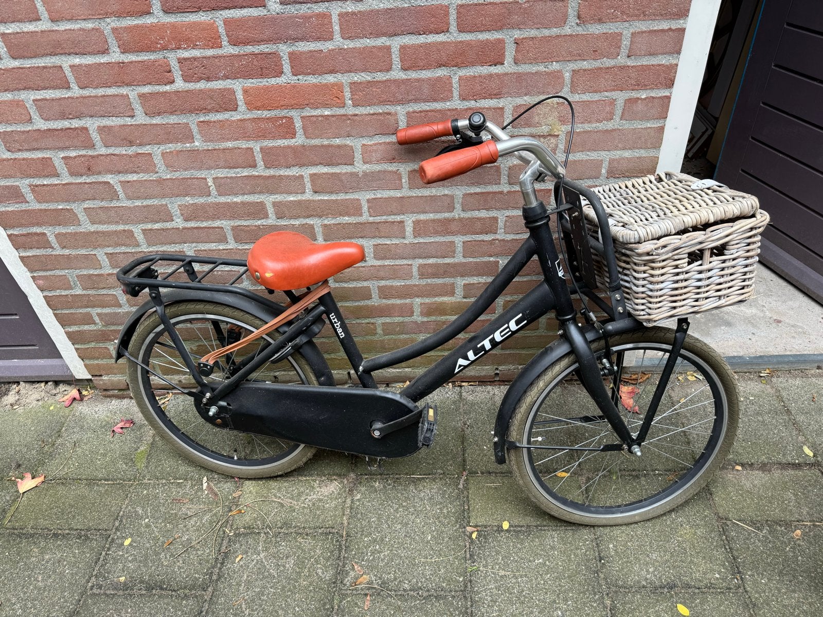 Altec Urban fiets met mand - voorband lek, Ophalen, Gebruikt, 20 inch