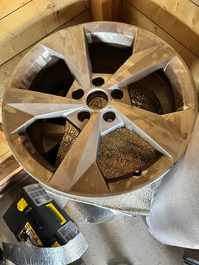 Licht metalen Set van 4 gebruikte velgen, 18 inch, Auto-onderdelen, Banden en Velgen, Ophalen, 18 inch, Gebruikt, Velg(en)