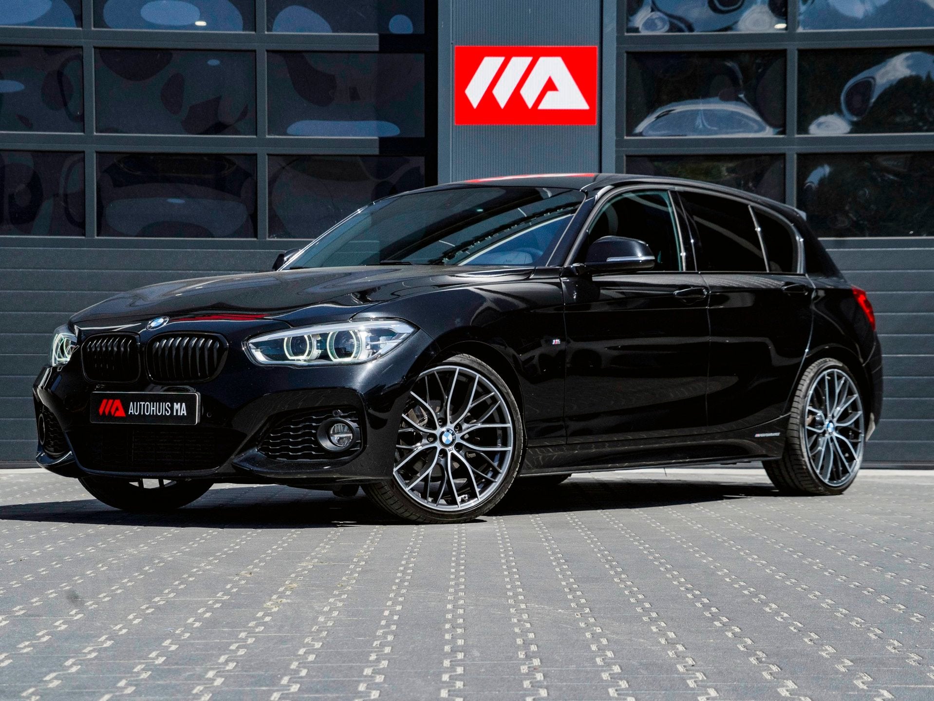 BMW 1-serie 118i M Sport Edition| LEDER | STOELVERWARMING |, Auto's, Gebruikt, Zwart, Bedrijf, 650 kg
