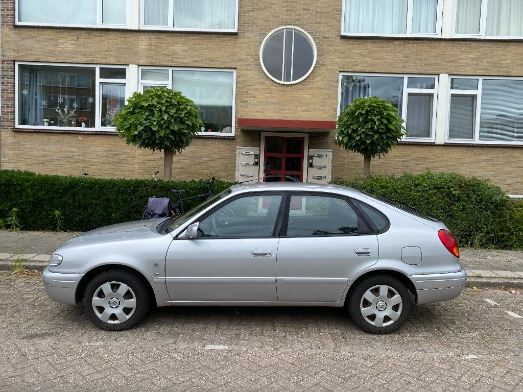 Toyota Corolla 1.6 LB Linea Terra  Grijs, Auto's, Voorwielaandrijving, 450 kg, 4 cilinders, Corolla