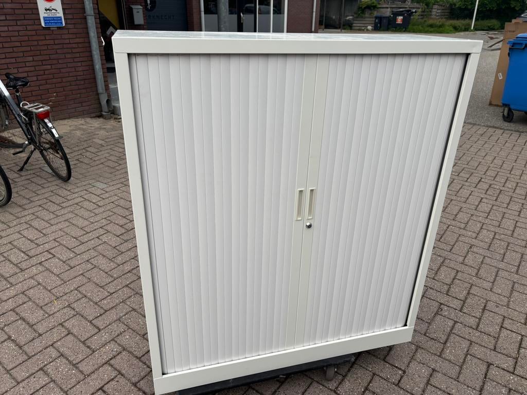 Witte kantoor kast met slot, Huis en Inrichting, Zo goed als nieuw, Minder dan 100 cm, Met slot, 25 tot 50 cm