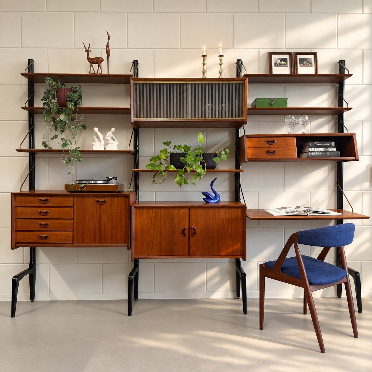 Vintage wandsysteem •Louis van Teeffelen•