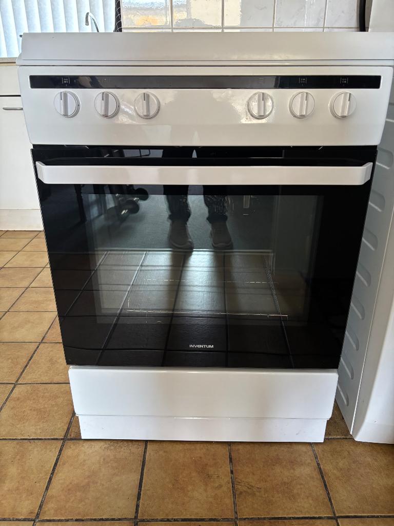 Gasfornuis met oven en aparte magnetron, Witgoed en Apparatuur, Ophalen, Grill, 4 kookzones, Zo goed als nieuw