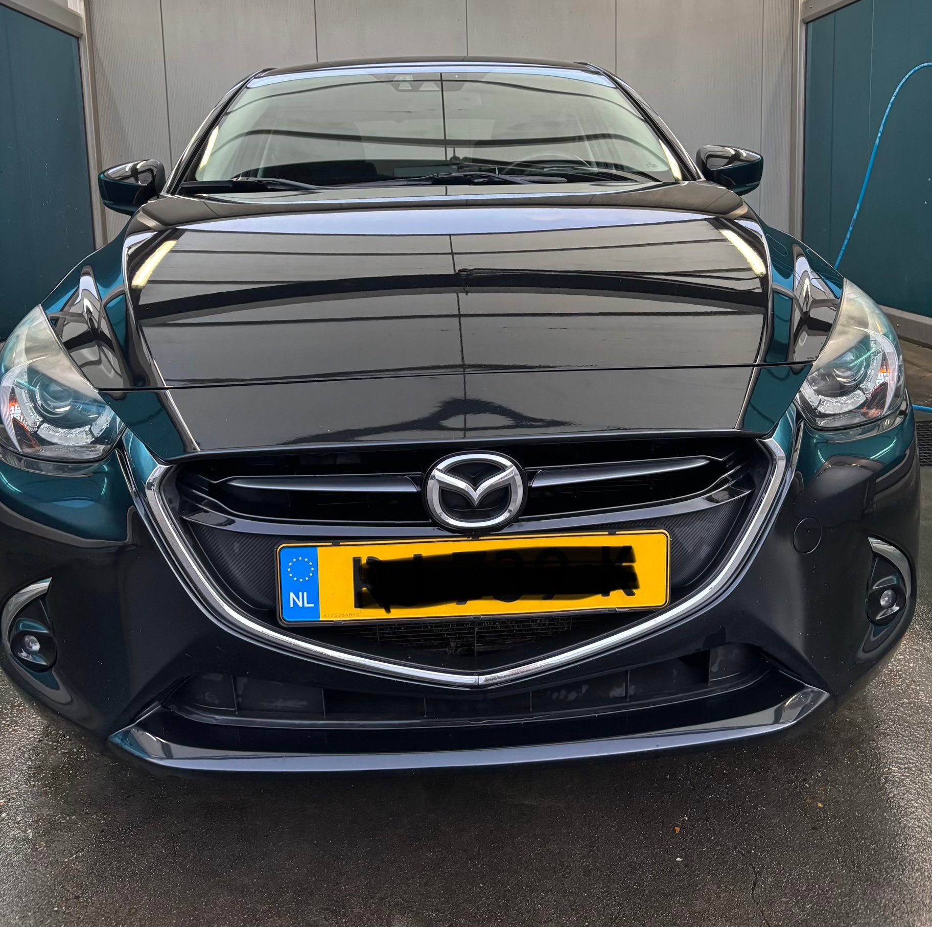 Mazda 2 1.5 66KW 5DRS december 2017 Zwart, Voorwielaandrijving, 4 cilinders, Zwart, Origineel Nederlands