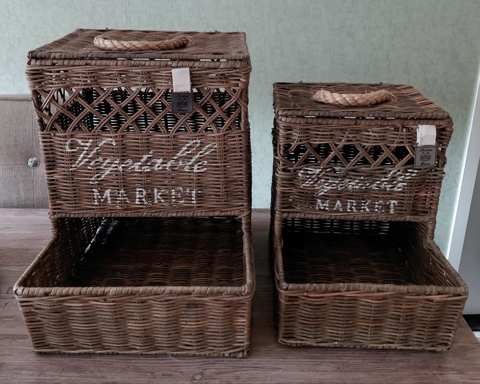 Riviera maison rattan fruitmand groentemand Vegetable Market, Huis en Inrichting, Woonaccessoires | Schalen en Manden, Mand, Ophalen of Verzenden