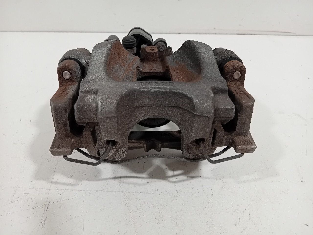 Remklauw links achter Jaguar XE, Onderdelen@venauto.nl, Van der Ven Autorecycling B.V., Gebruikt, Ettenseweg 76, 4706 PB Roosendaal, The Netherlands