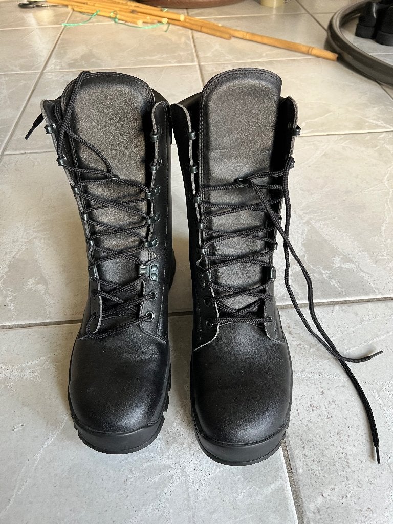 Nieuw/ZGAN nieuw paar Neskrid Model 18 Combat Boots maat 43S, Verzenden, Nieuw, Schoenen