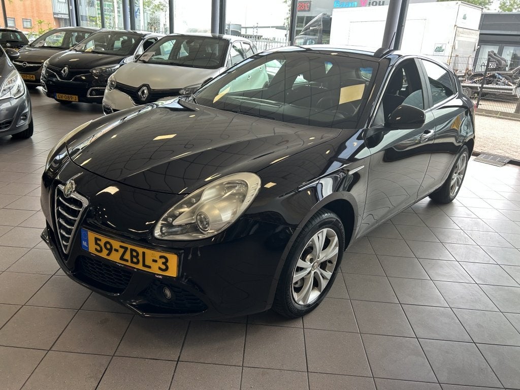 Alfa Romeo Giulietta 1.4 T Distinctive AUTOMAAT NAVI NW APK, Euro 5, 4 cilinders, Zwart, Origineel Nederlands
