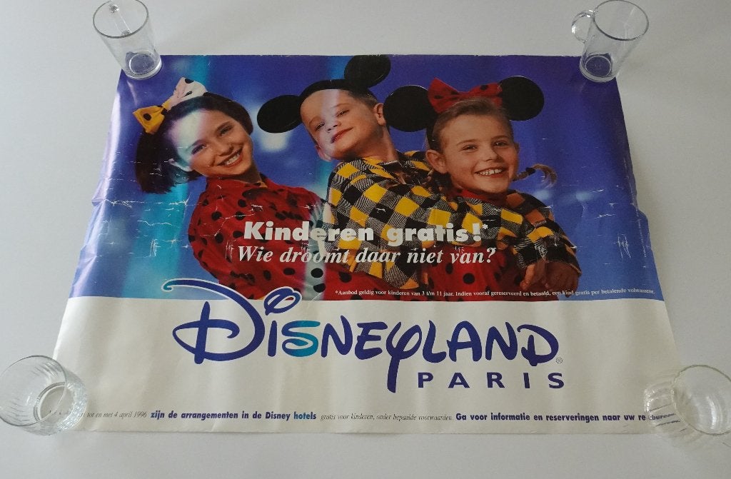 Vintage Disneyland Parijs Poster uit 1996, Verzamelen, Disney, Ophalen, Overige figuren, Zo goed als nieuw, Plaatje of Poster