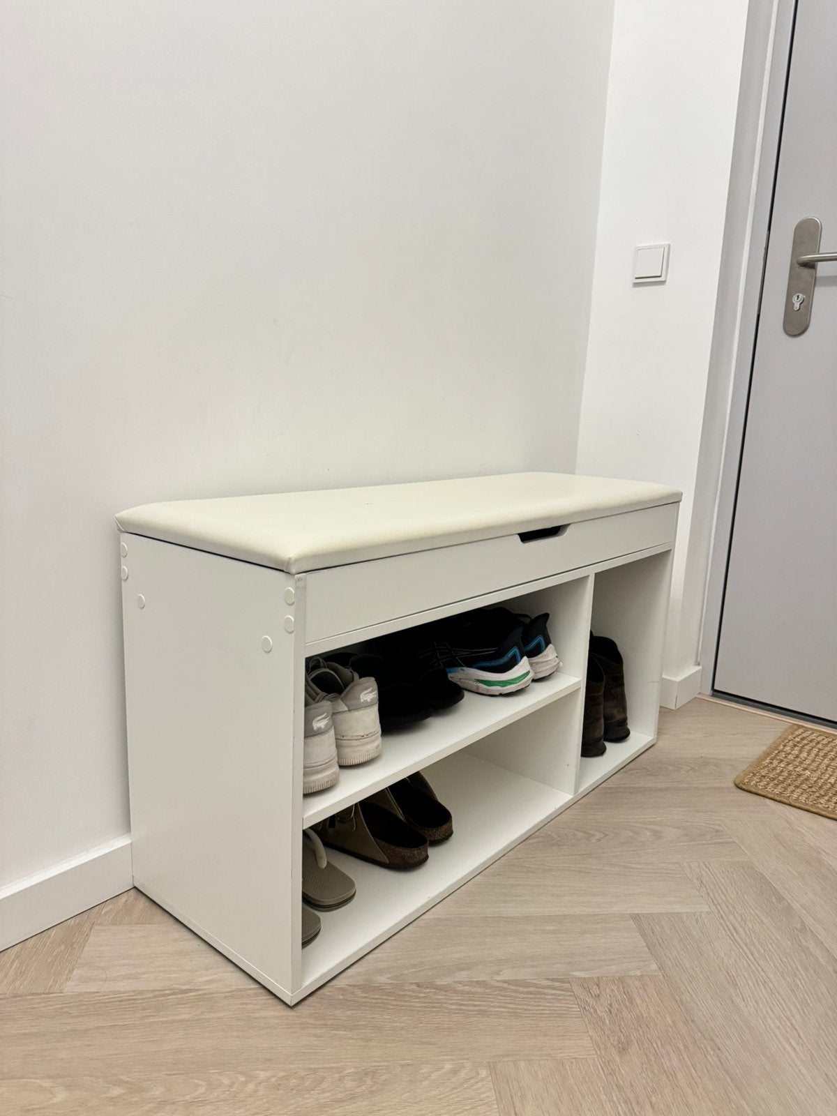 Witte schoenenbank met zitkussen en opbergruimte, Ophalen, Zo goed als nieuw