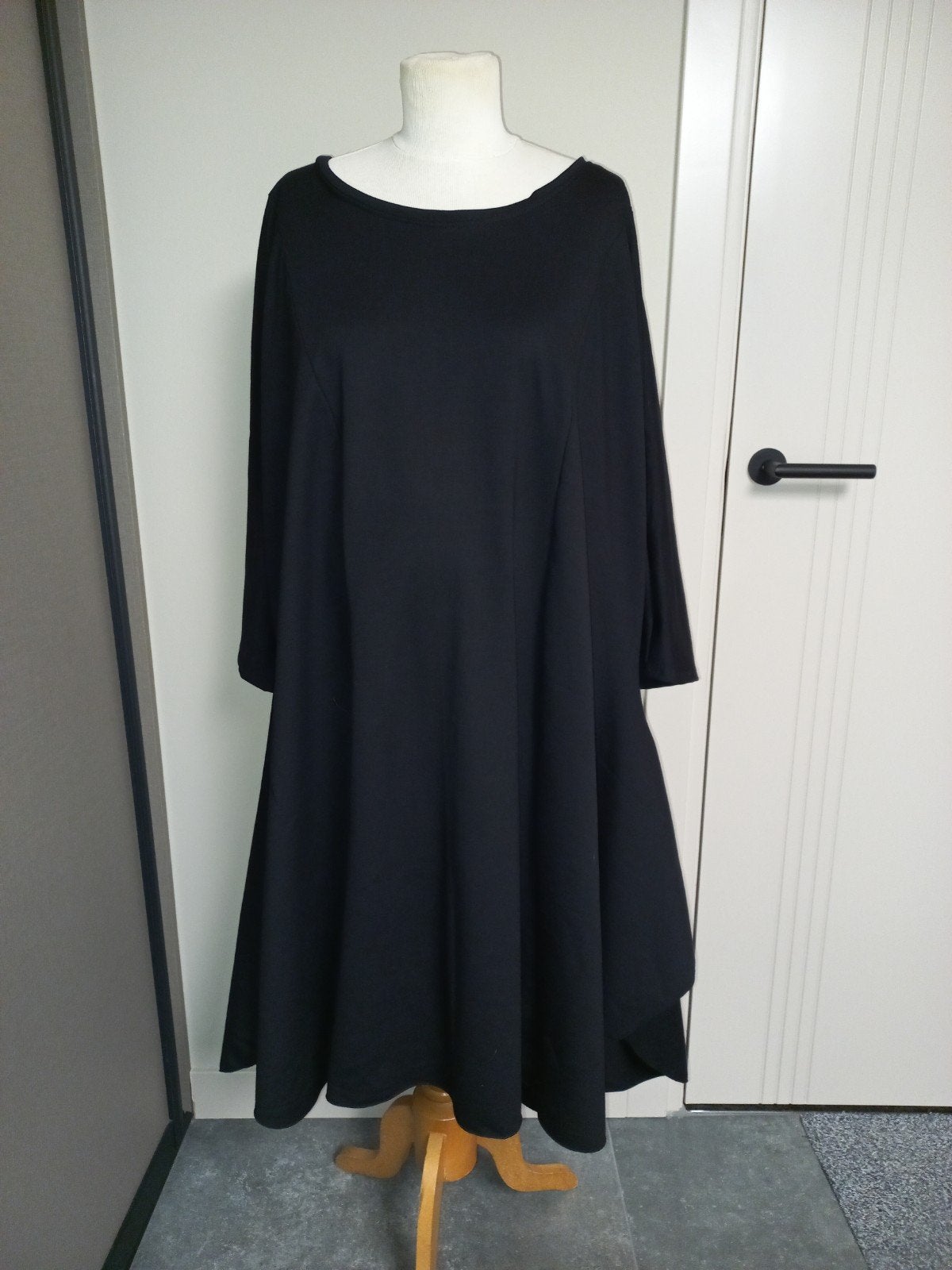 Nieuwe jurken maatjemeer div.kleuren 48 50 52 54 56 58 60 62, Ophalen of Verzenden, Nieuw, Zwart, Jurk