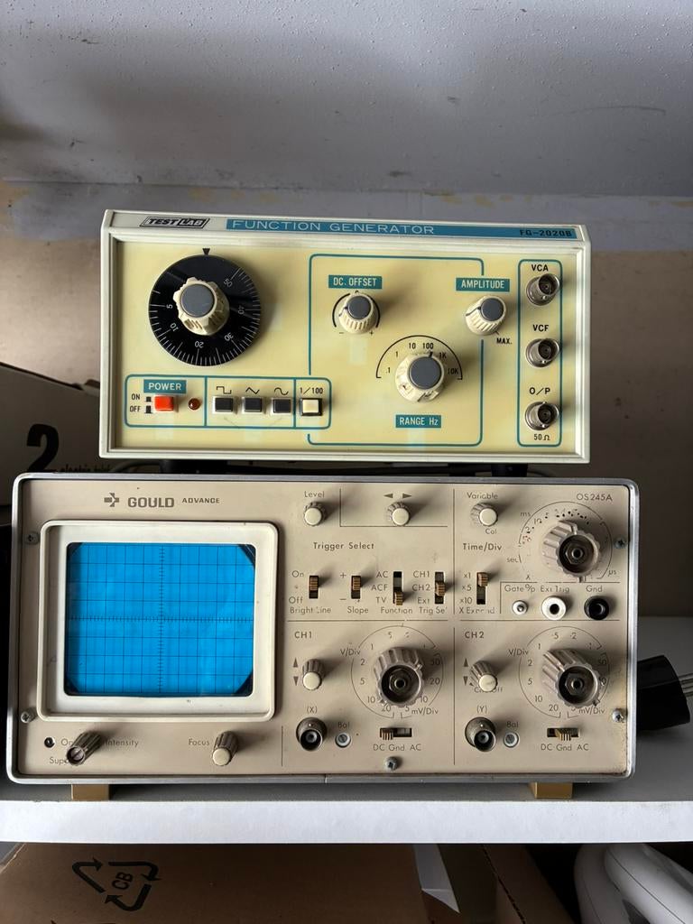 Set: Testlab FG-2020B functie generator & Gould oscilloscoop, Doe-het-zelf en Verbouw, Meetapparatuur, Ophalen of Verzenden, Gebruikt