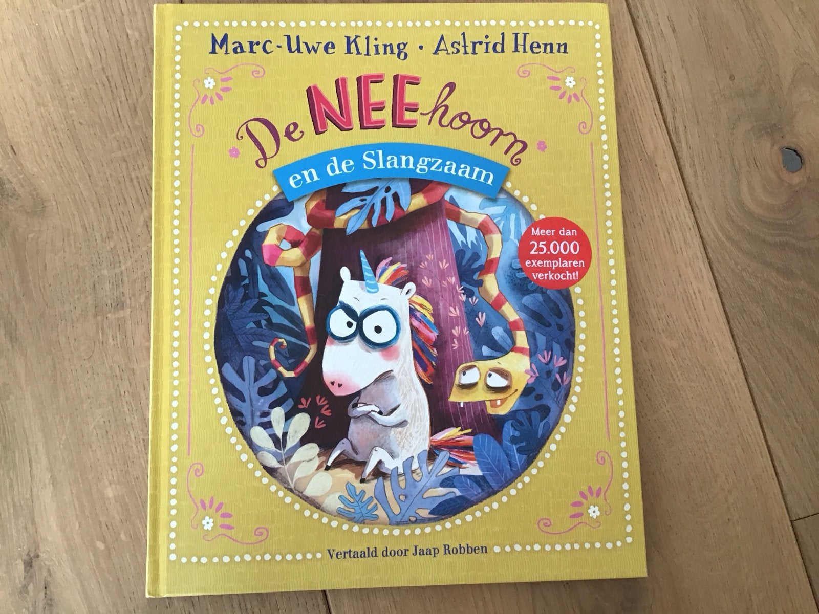 De NEEhoorn en de Slangzaam - Marc-Uwe Kling, Ophalen of Verzenden, Zo goed als nieuw, Sprookjes