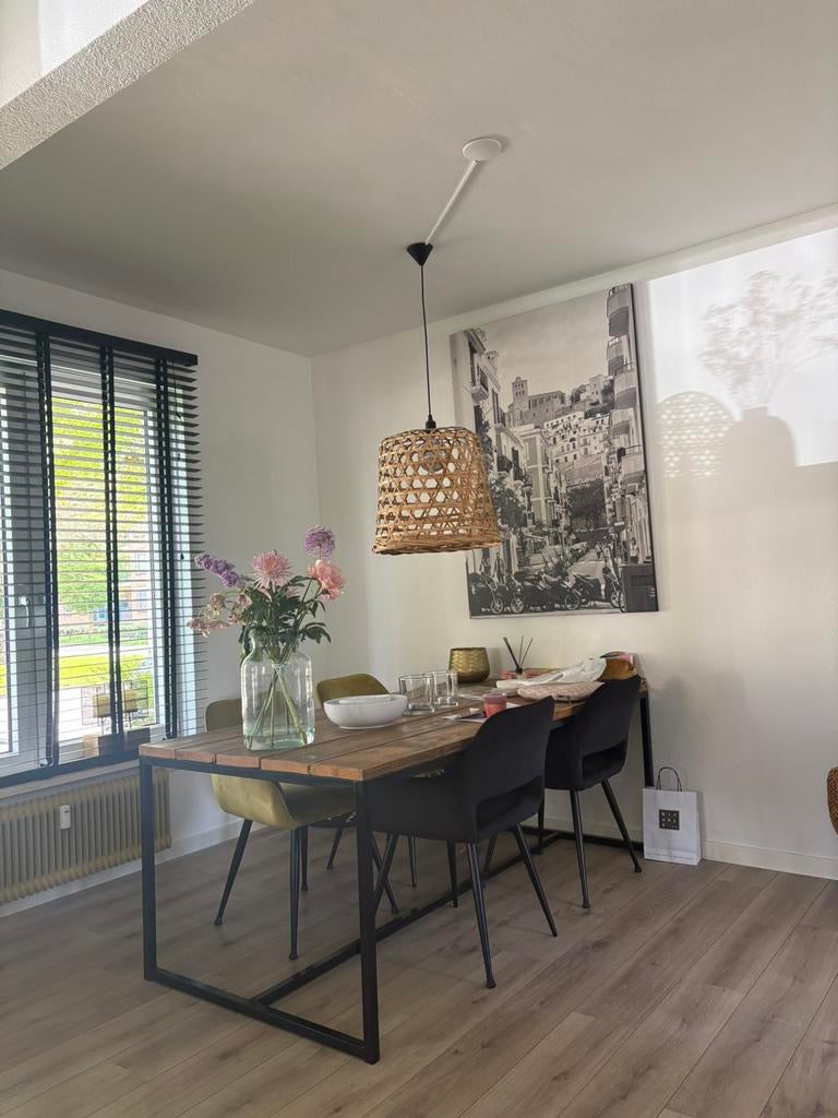 Industriële houtel tafel met stalen onderstel en bankje, Huis en Inrichting, Tafels | Eettafels, Ophalen, Grenenhout, Industrieel /landelijk