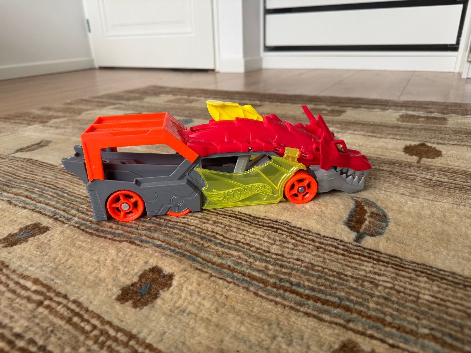 Hot Wheels Draken Transporter zet Launcher, Kinderen en Baby's, Speelgoed | Speelgoedvoertuigen, Ophalen of Verzenden, Zo goed als nieuw