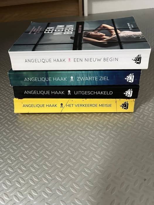 Thrillers  Van de crime compagnie, gelezen, Ophalen of Verzenden, Gelezen