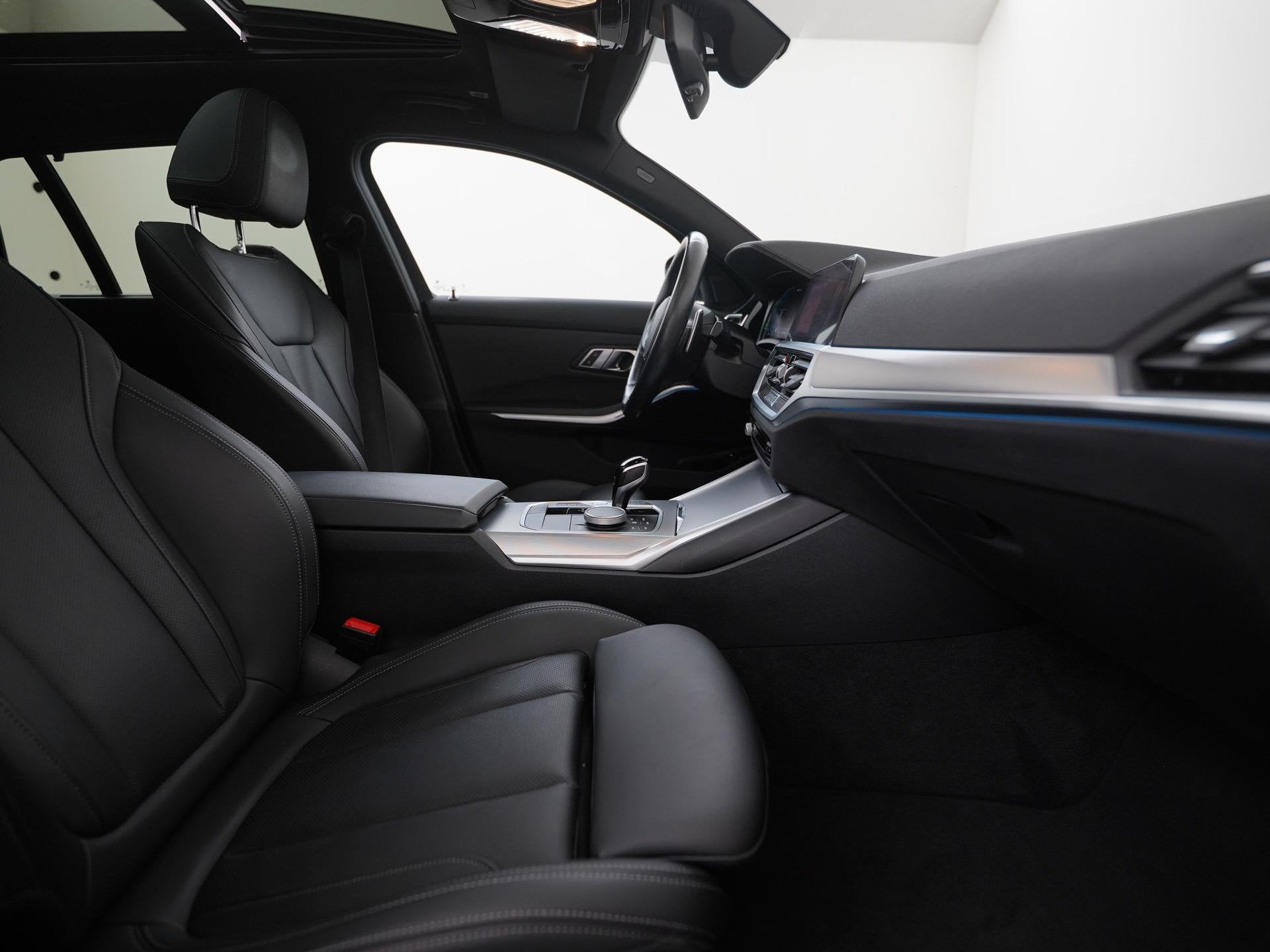 BMW 3-serie Touring 330e xDrive M Sport Shadow | Panoramadak, Gebruikt, 4 cilinders, Vierwielaandrijving, Hybride Elektrisch/Benzine