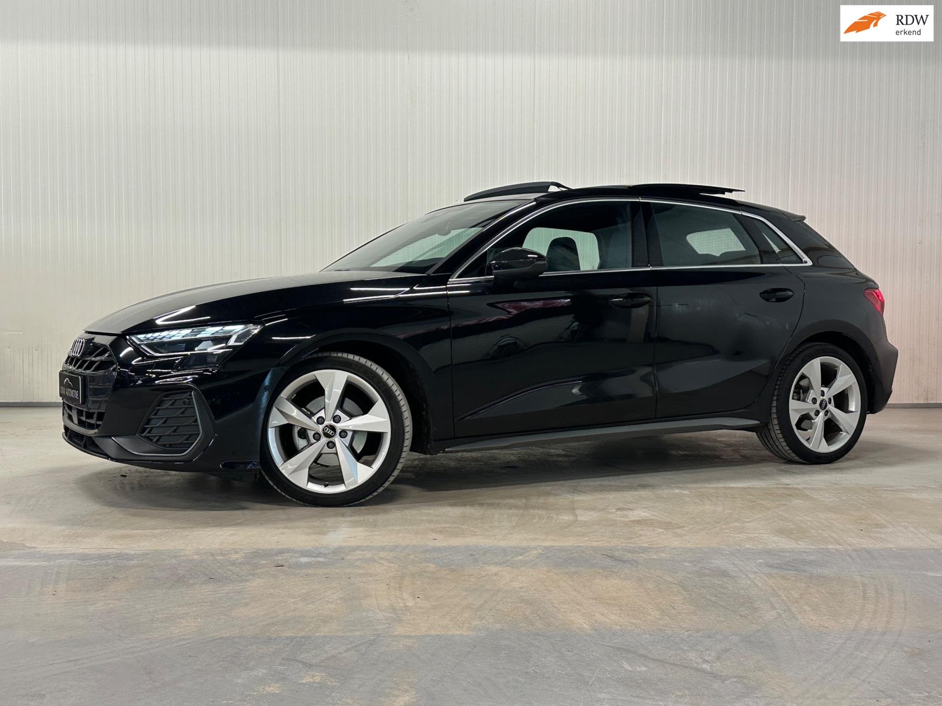Audi A3 Sportback 35 TFSI S edition | PANO | S-LINE | SONOS, Auto's, Audi, 1300 kg, Euro 6, 4 cilinders, Zwart