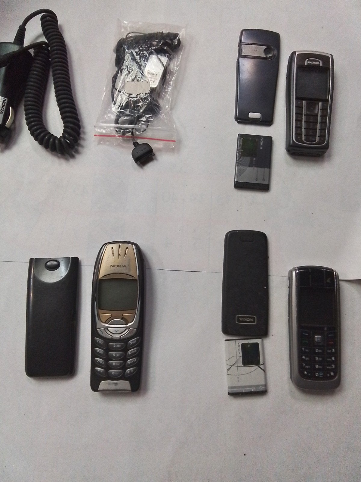 Oude nokia telefoons met accu's simlockvrij, Ophalen of Verzenden, Geen camera, Zwart