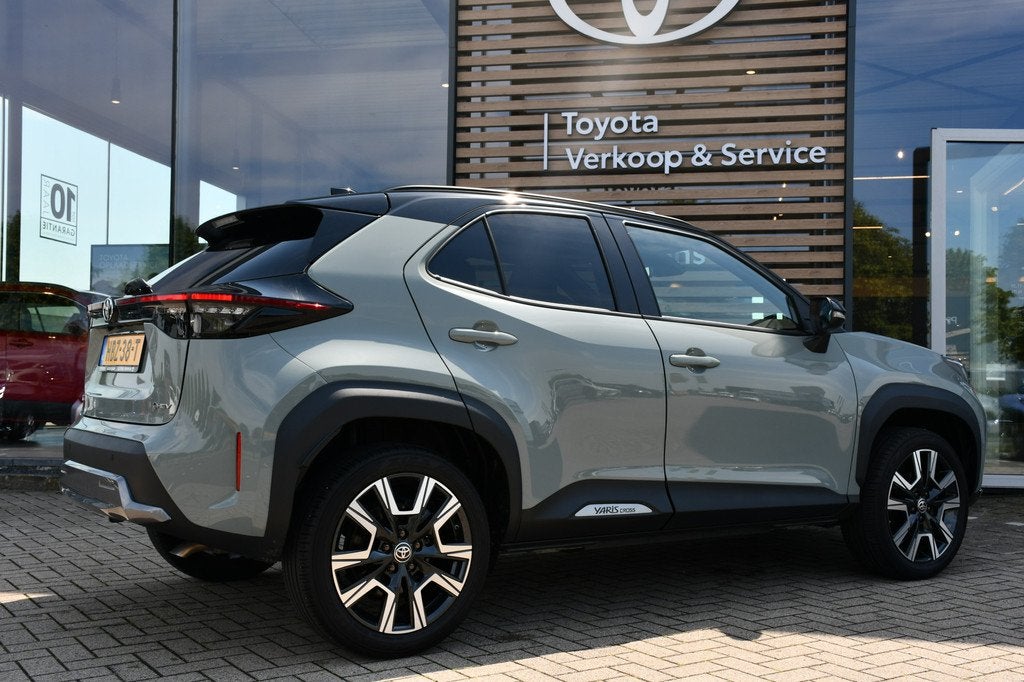 Toyota Yaris Cross 1.5 Hybrid 130 Launch Edition Automaat 13, 12 maanden, 1195 kg, Gebruikt, Leder en Stof