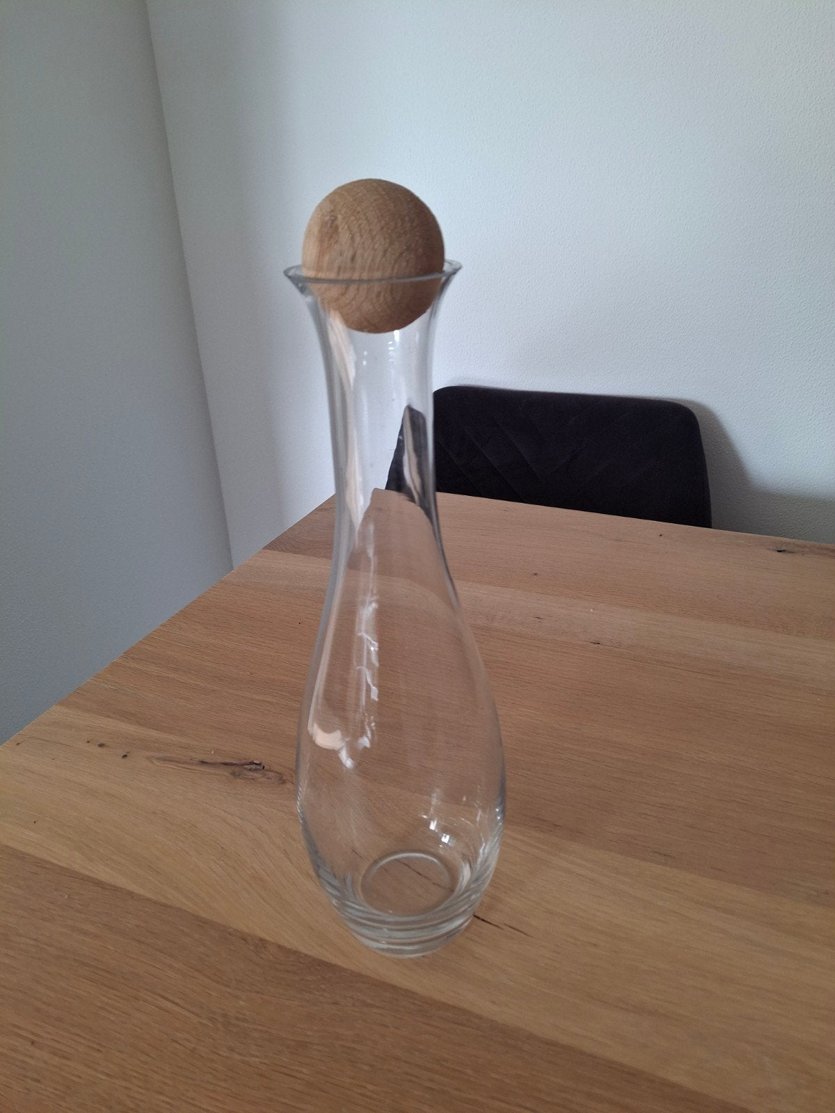 Stijlvolle waterkaraf met houten bolstop, Huis en Inrichting, Ophalen of Verzenden, Zo goed als nieuw, Overige kleuren, Glas