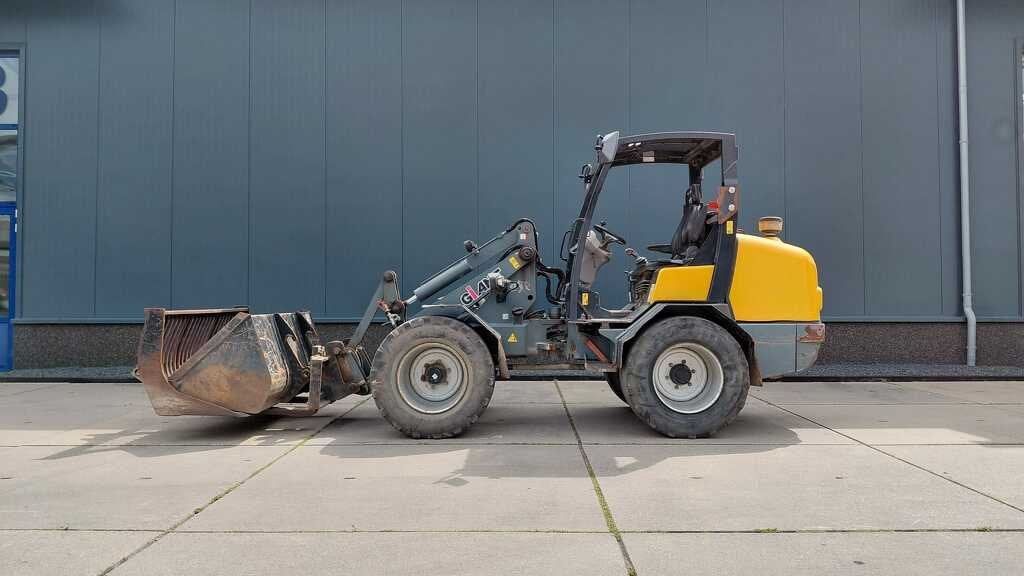 Giant V5003 X-tra HD, Tobroco, Info@tobroco.nl, Sprendlingenstraat 57
5061 KM  Oisterwijk, NL, Wiellader of Shovel