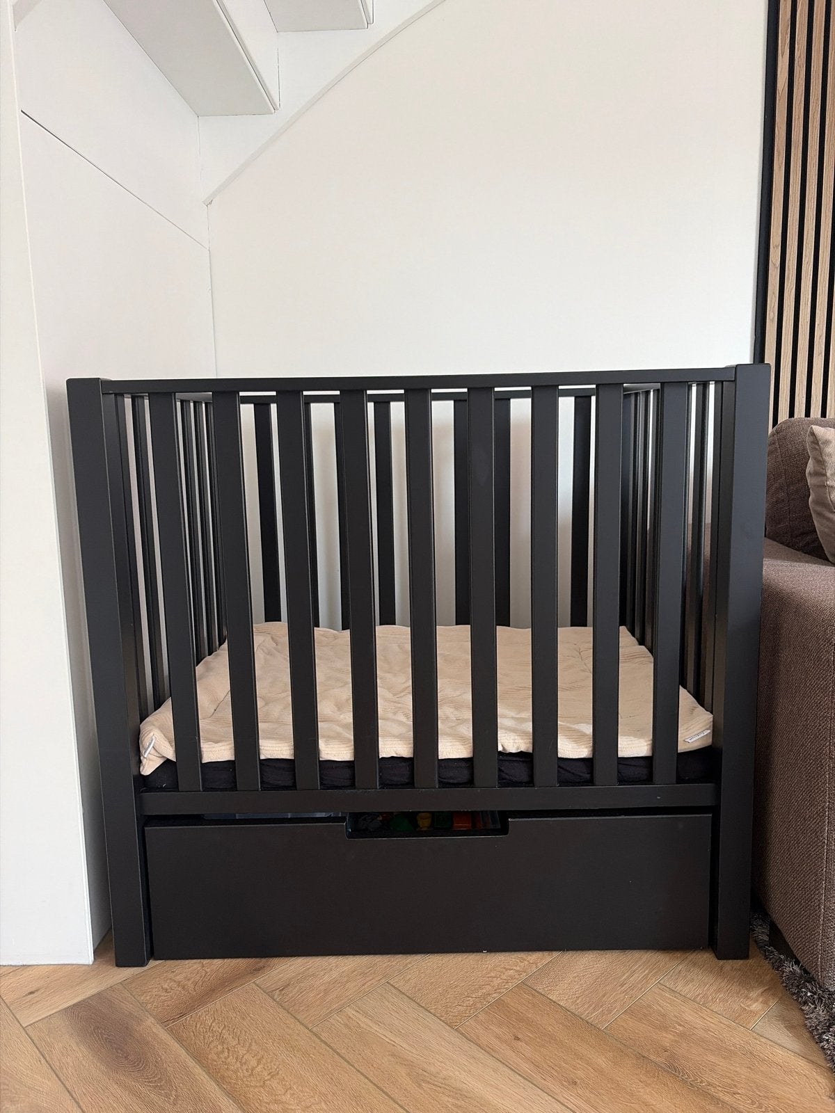 Mat zwarte box met lade, inclusief matras en boxkleed., Ophalen, Gebruikt, Vierkant, Lade