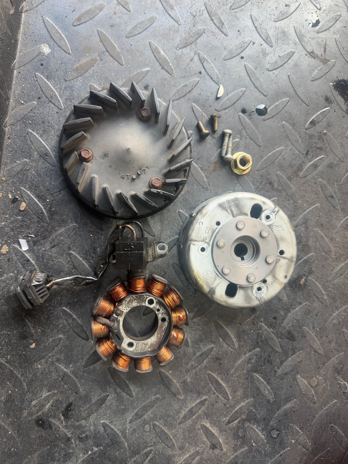 Piaggio Vespa ontsteking 4T 2V | Compleet met bouten + spie, Ophalen of Verzenden, Gebruikt, Overige typen, Piaggio