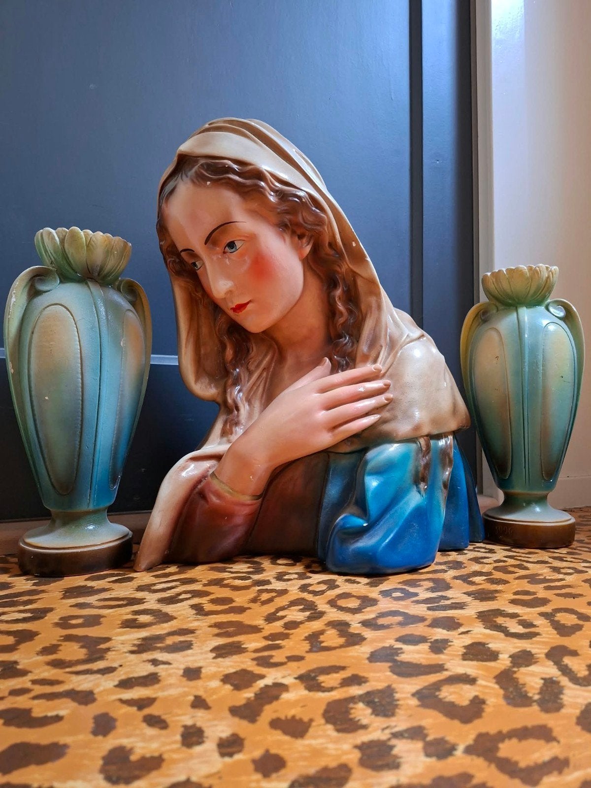 Vintage Mariabeeld - Gipsen Buste met vazen, Antiek en Kunst, Ophalen