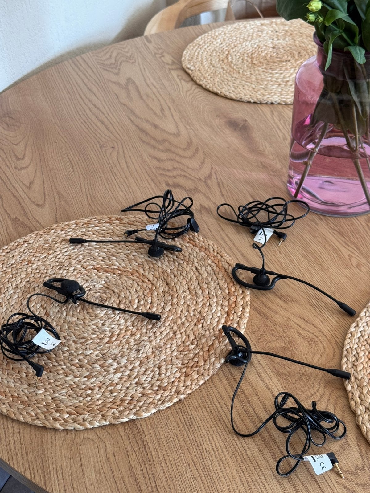 4x Motorola IXTN4011A Oortje met Microfoon, Minder dan 2 km, Ophalen of Verzenden, Zo goed als nieuw, Handsfree-functie