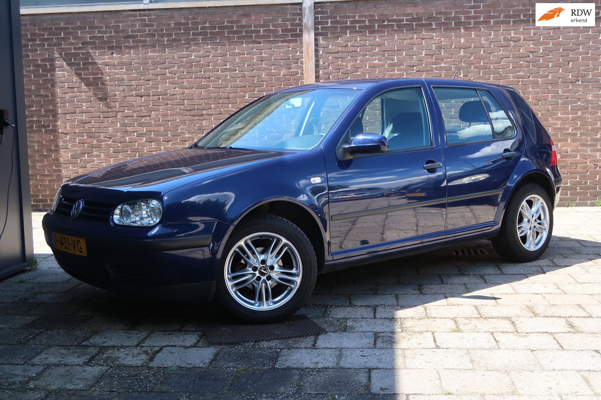 Volkswagen Golf 1.4-16V *Rijklaarprijs *Airco *2e Eigenaar *, Auto's, Voorwielaandrijving, Stof, Gebruikt, Zwart