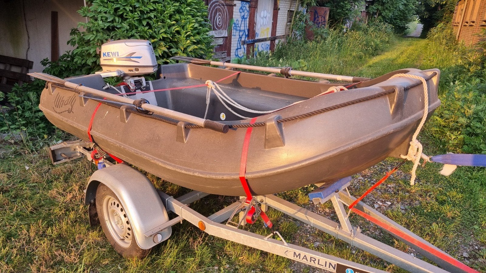Whaly 270 met 5 PK 4-takt buitenboordmotor en kanteltrailer, Watersport en Boten, Overige merken, Gebruikt, Buitenboordmotor, 5 pk