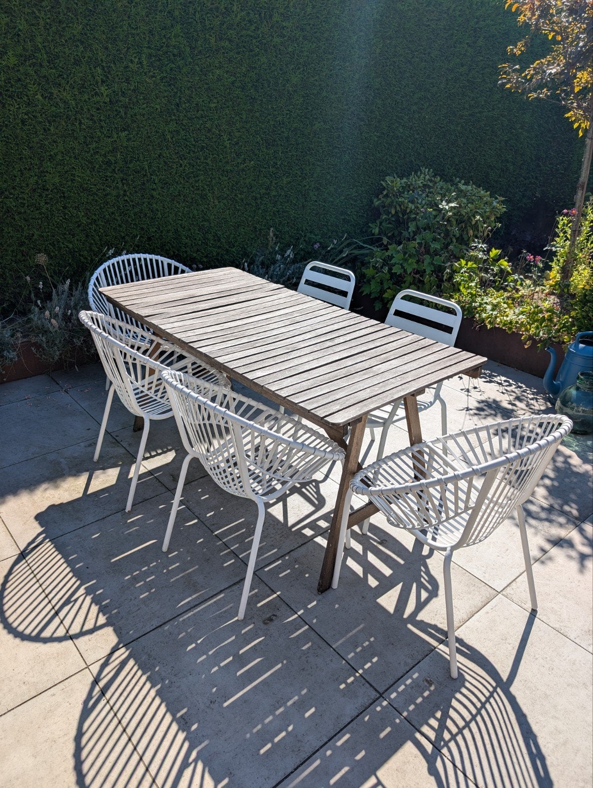 6 witte tuinstoelen met houten Ikea tuintafel, Ophalen, Overige materialen, Gebruikt, 6 zitplaatsen