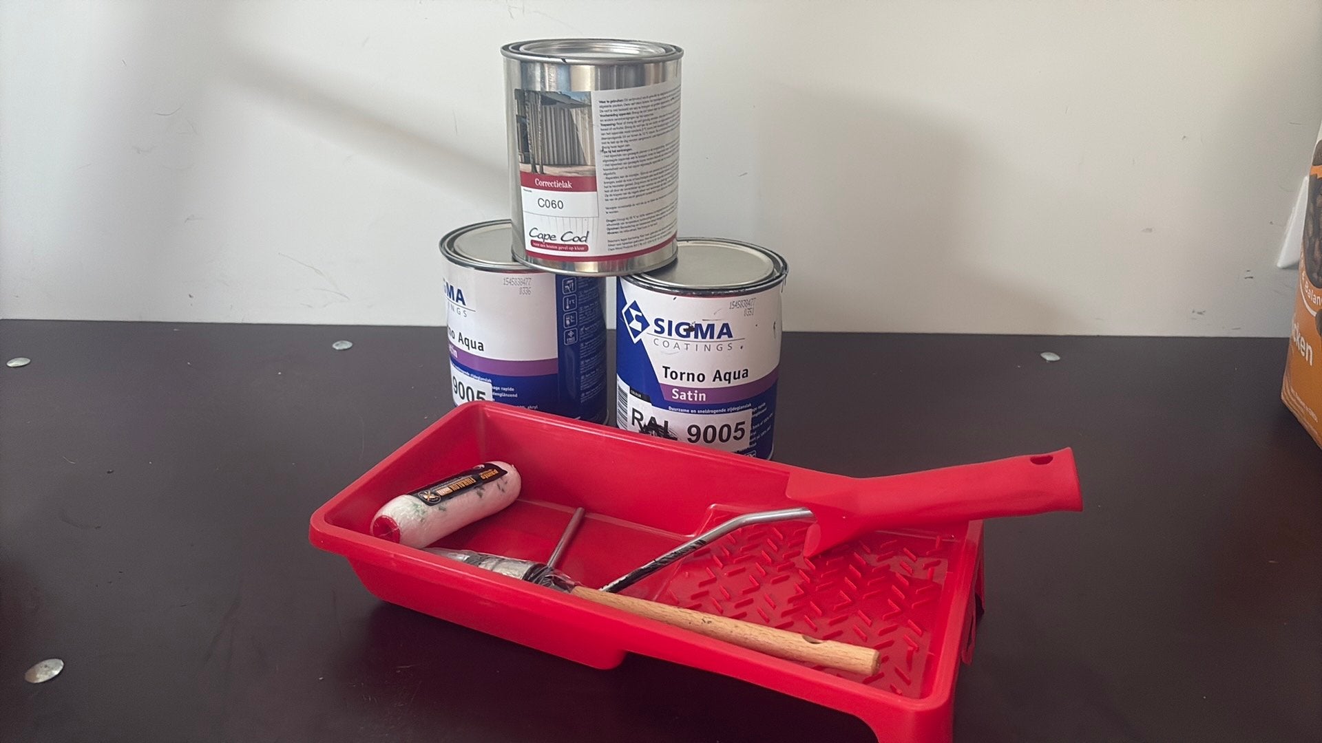 Sigma Coatings Torno Aqua Satin RAL 9005 Zwart kast + roller, Ophalen, Zwart, Nieuw, Lak