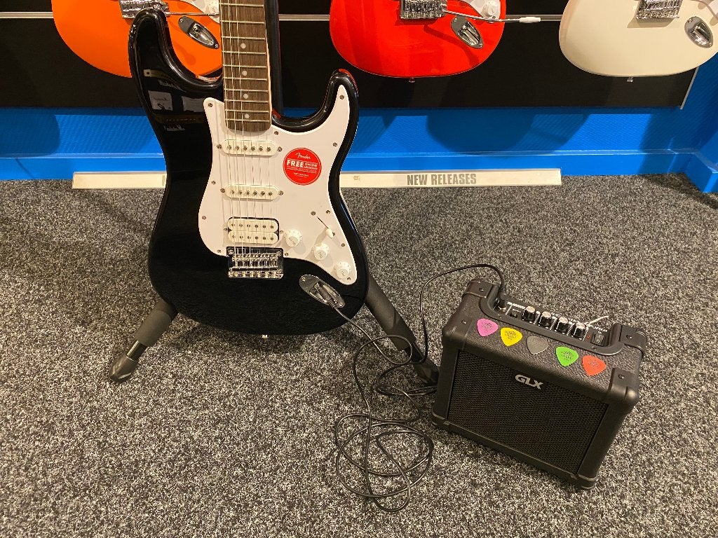 electrische gitaarset compleet met kabel en toebehoren!€ 199, Muziek en Instrumenten, Met versterker, Zo goed als nieuw, Solid body