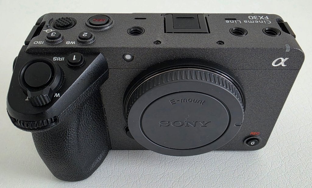Foto 11 van Sony FX30 Cinema Line + XLR-H1 + Hähnel ProCube2 –Nieuwstaat